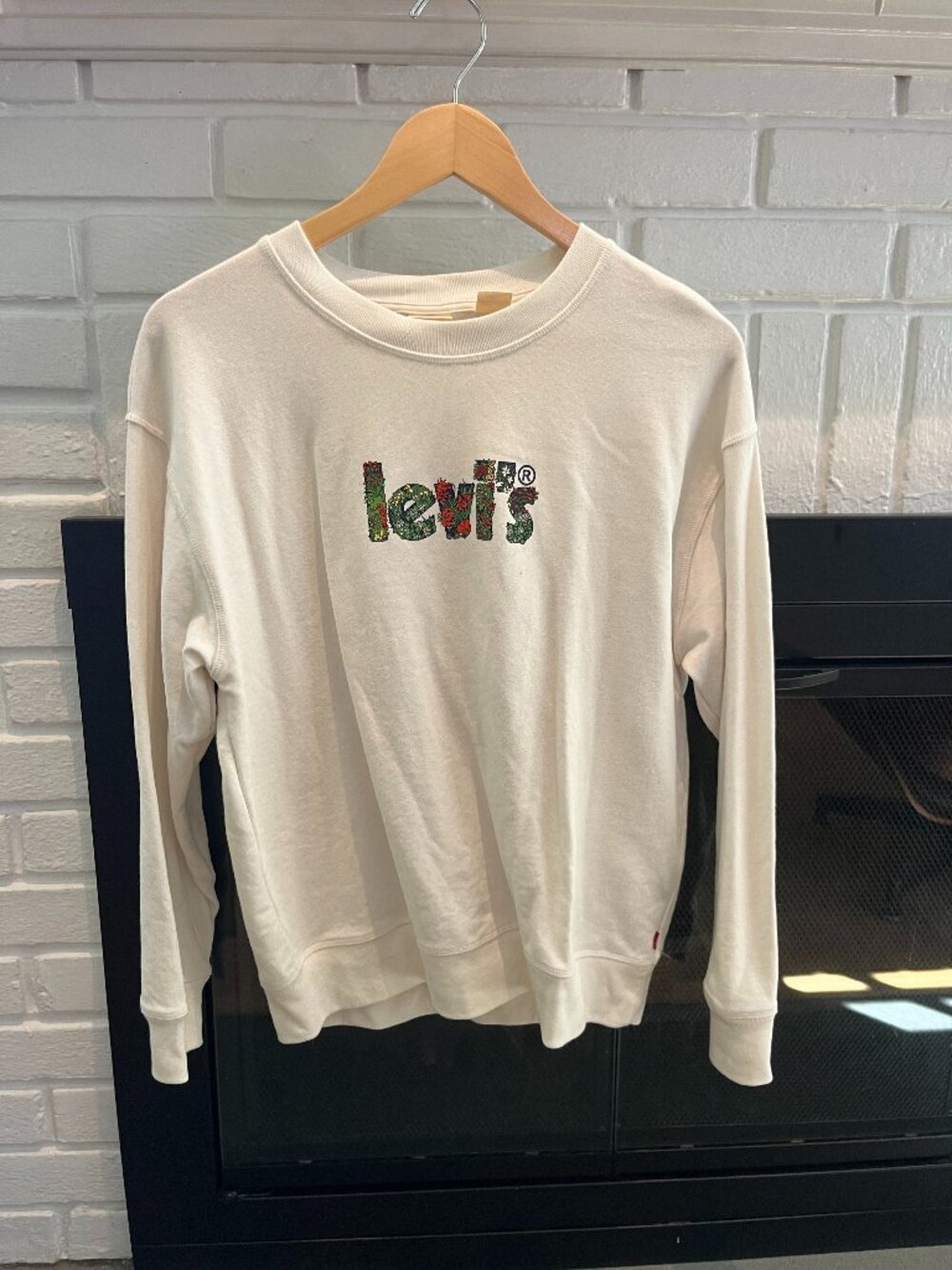 Women's Levi's Crewneck, size s